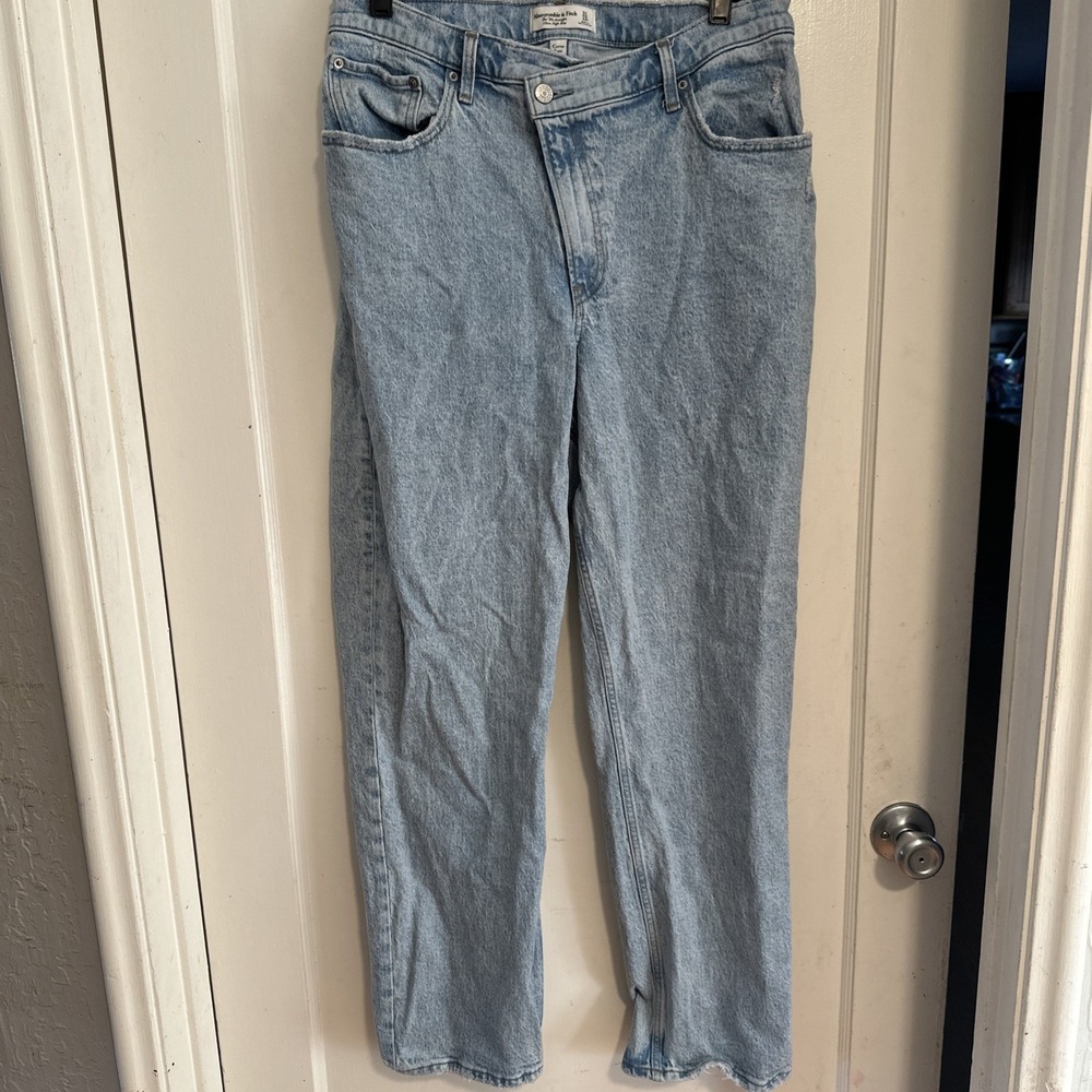 Abercrombie Curve Love High Rise 90s Relaxed Jeans Criss Cross Waist Size 31